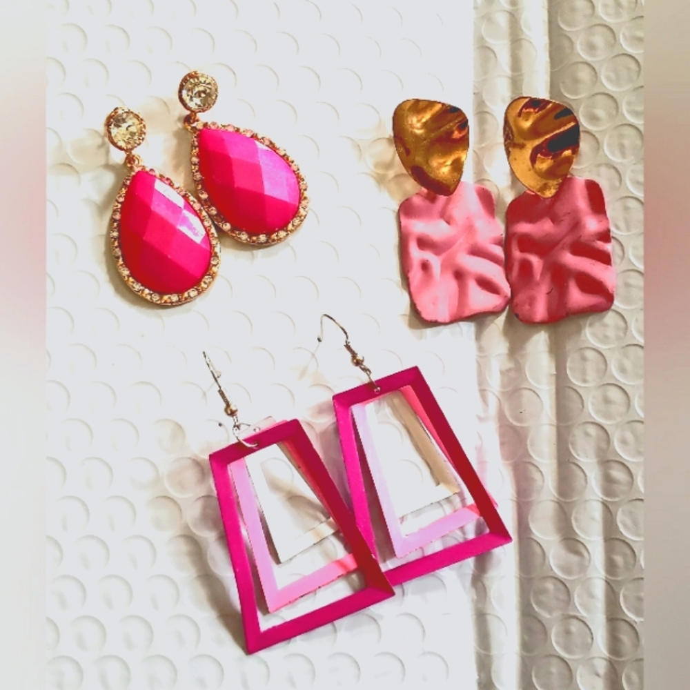 Bundle of 3 earrings